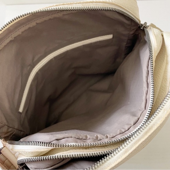 Bottega Veneta bone white pebbled leather intrecciato detail crossbody bag - Picture 7 of 12